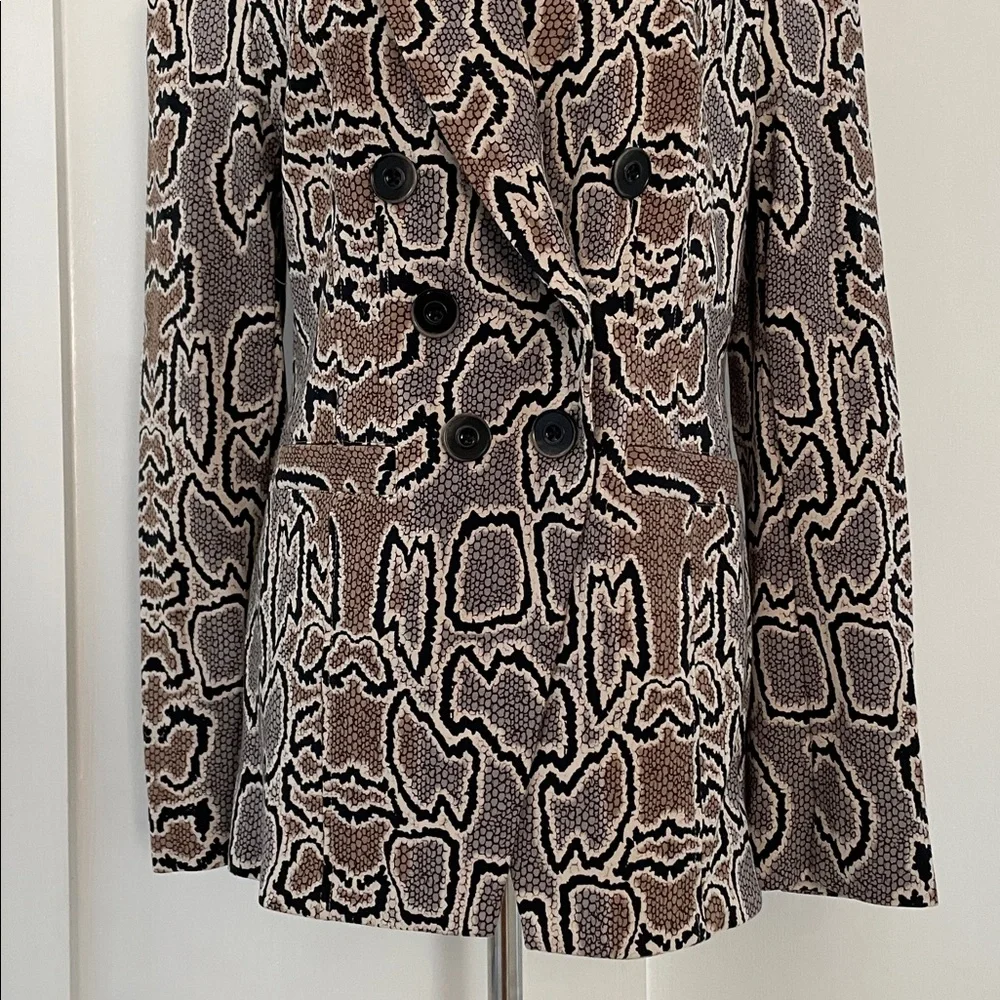 CAbi Python Double Breasted Snake Print Notched Lapel Collar Blazer 3733 Size 10